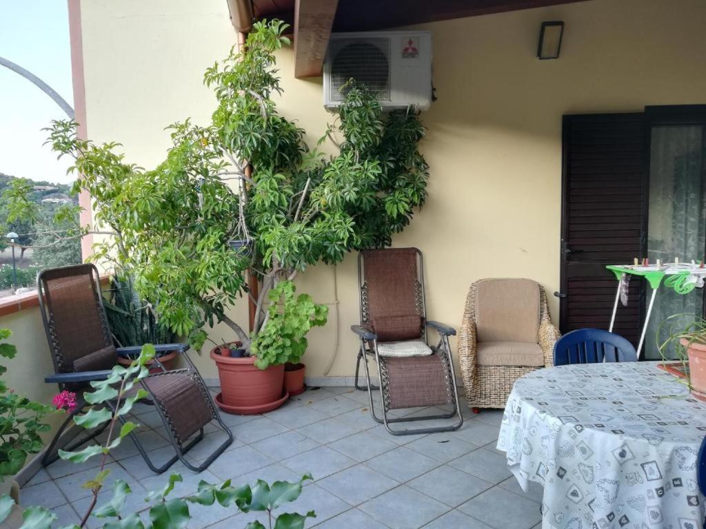 B&B is pranus al mare Solanas  Exterior foto